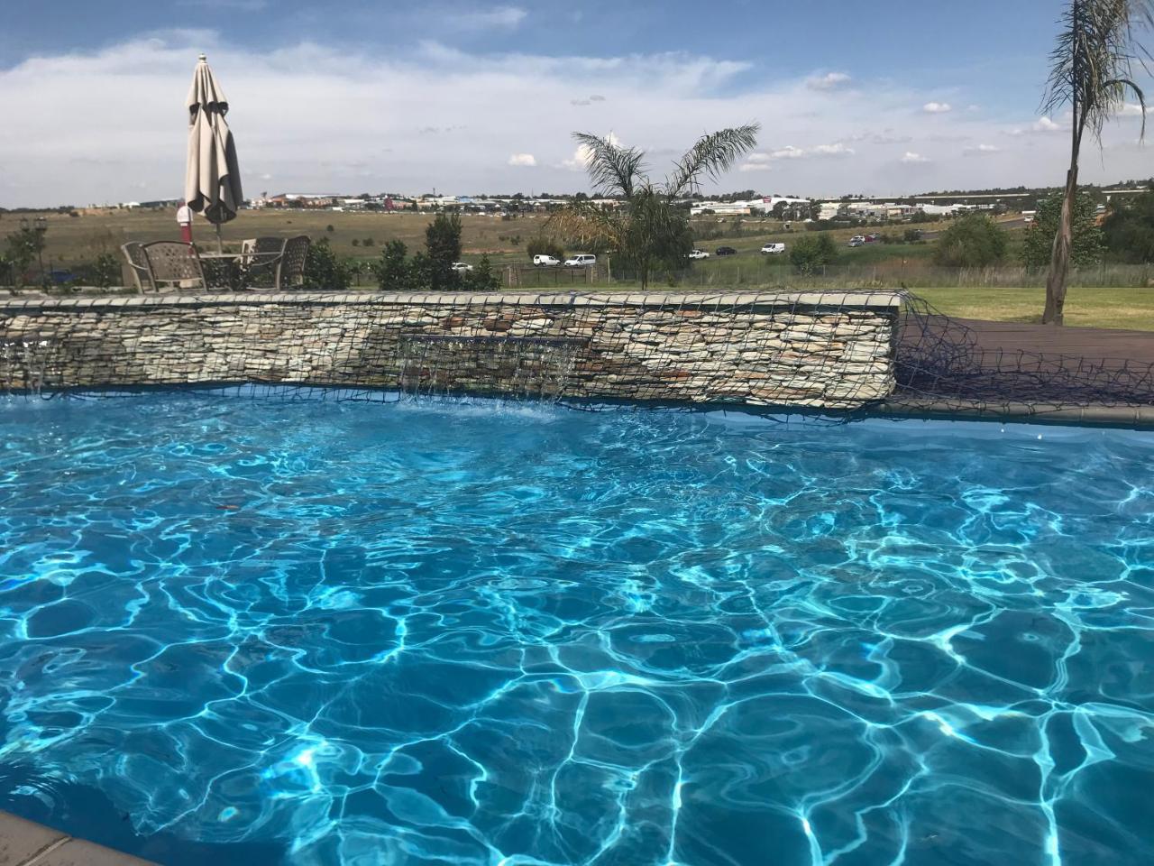 Regal Inn Hotel Midrand Zewnętrze zdjęcie
